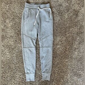 Men’s John Elliot grey joggers size 3 or Large (see pic).